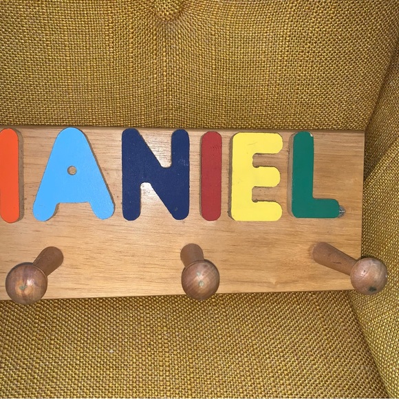 5 Peg Wooden Clothes Rack Wall Mount NATHANIEL Primary Colors 5” x 19.5” - Picture 3 of 9